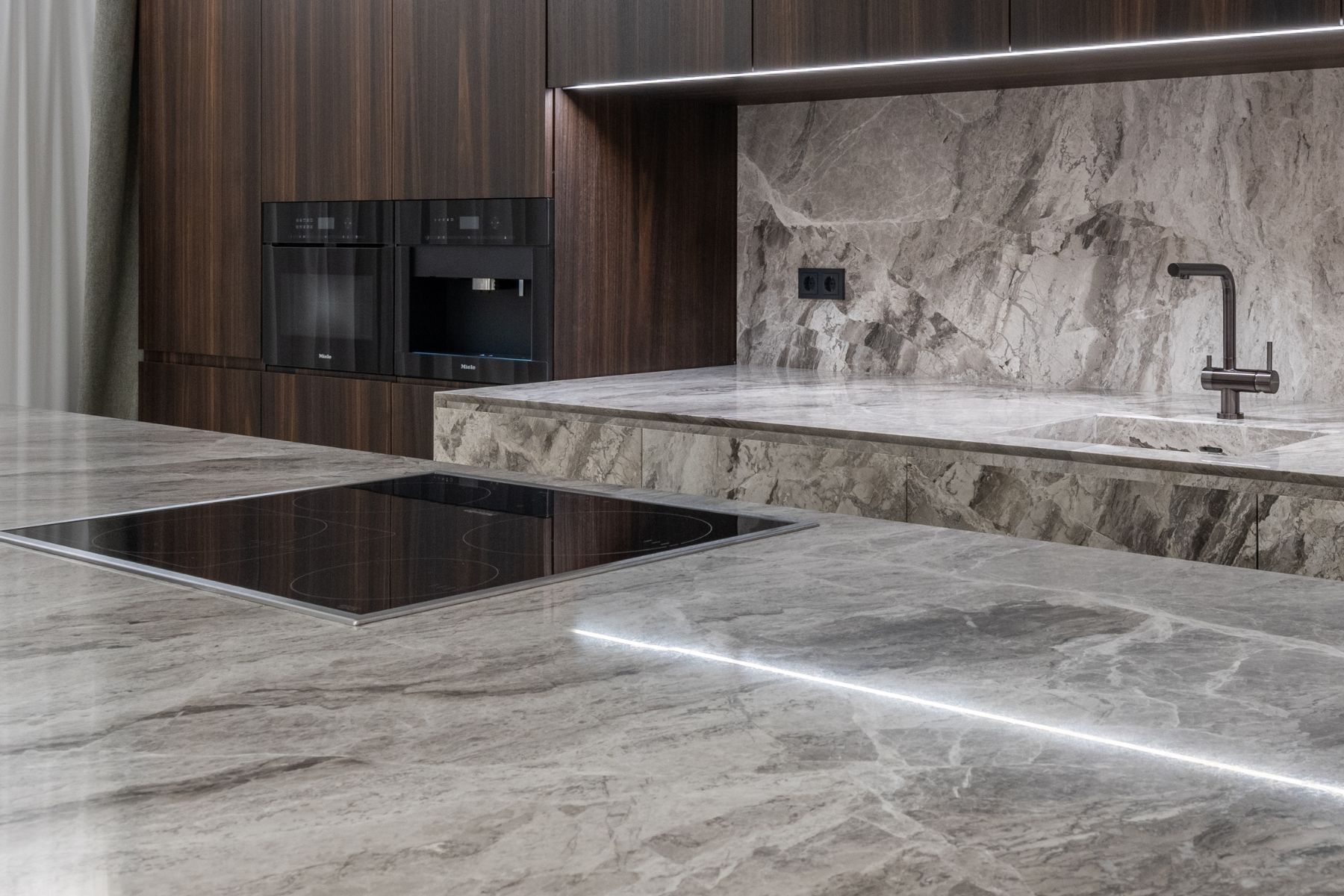 Por Qué el Mármol Sigue Siendo un Material Atemporal en Decoración
